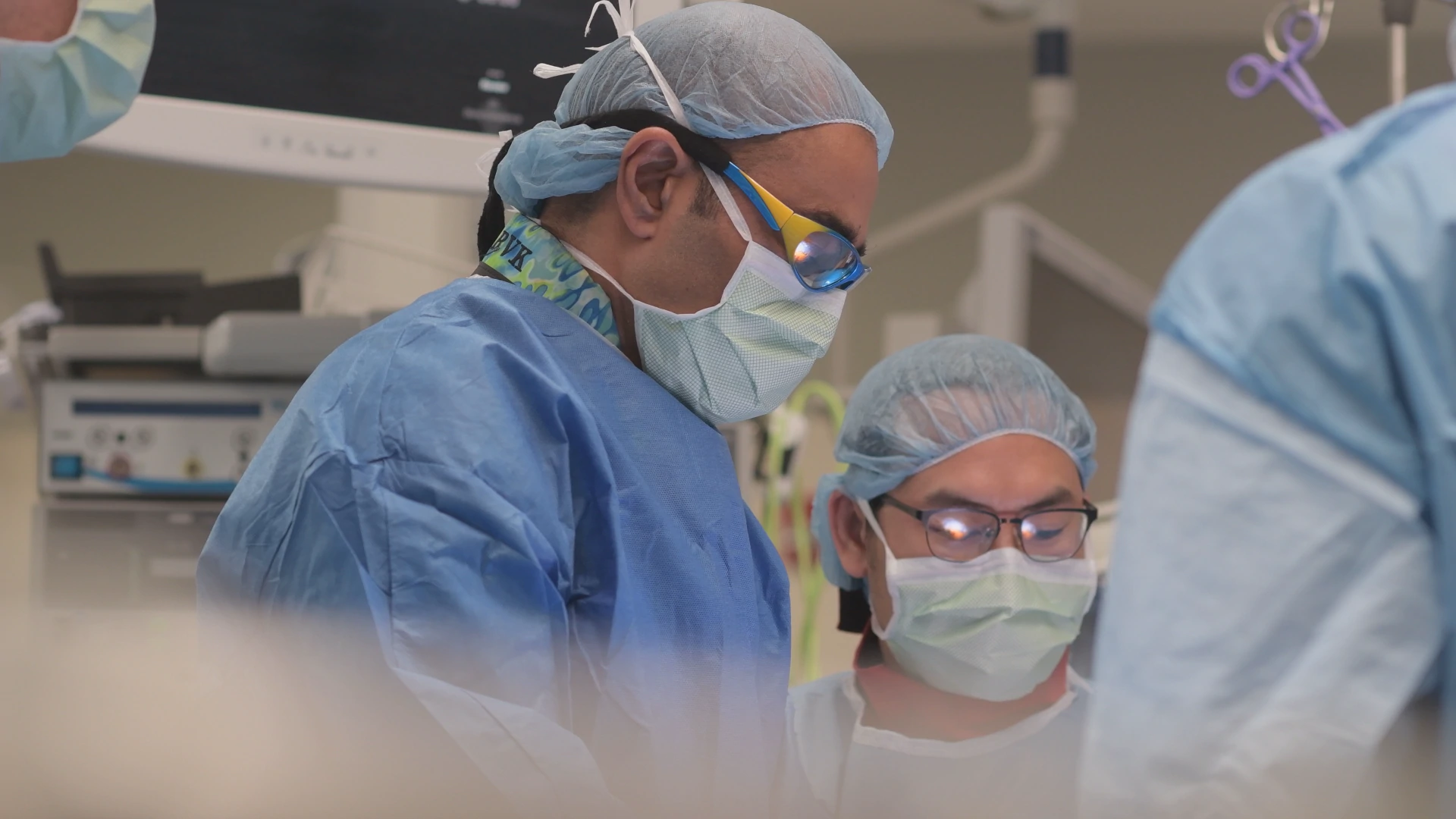   MUSC surgeon Dr. Ravikumar Veeraswamy (left) performing vascular surgery in February, 2019